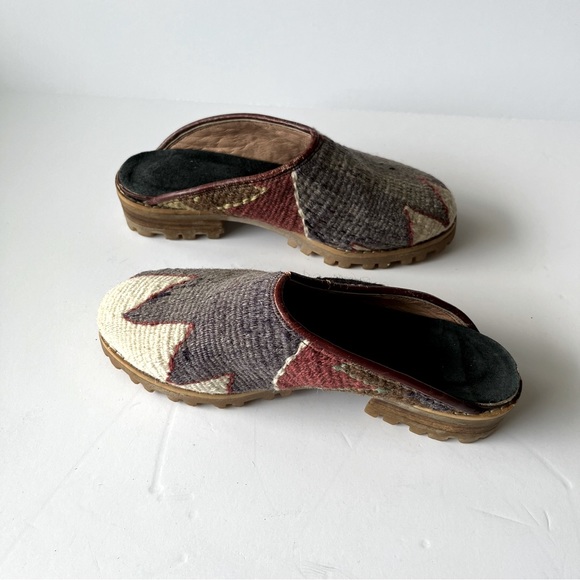 Authentic Wool Turkish Kilim Slides - Picture 4 of 10